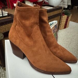 DOLCE VITA SIZE 8.5 Tan Suede Ankle Boots